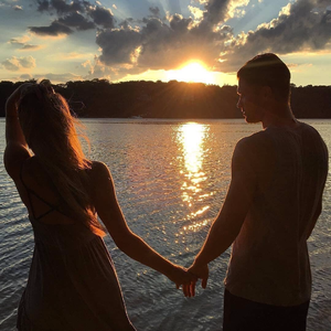 蕾丝短裙打底裤乱伦喷水综合区
